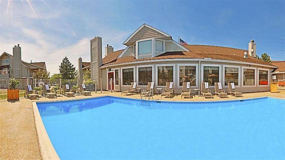 Sonesta Simply Suites Cleveland Airport Middleburg Heights Esterno foto