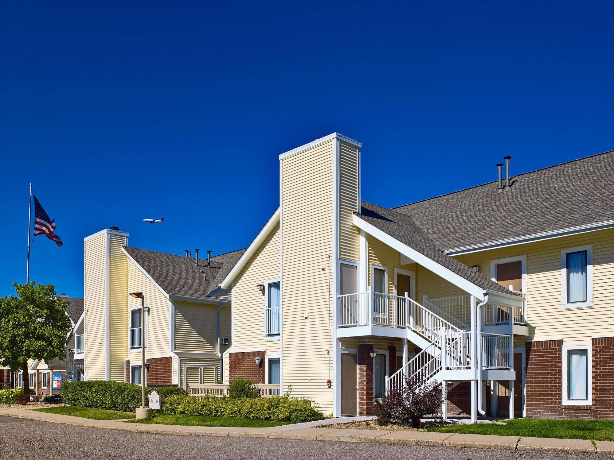 Sonesta Simply Suites Cleveland Airport Middleburg Heights Esterno foto