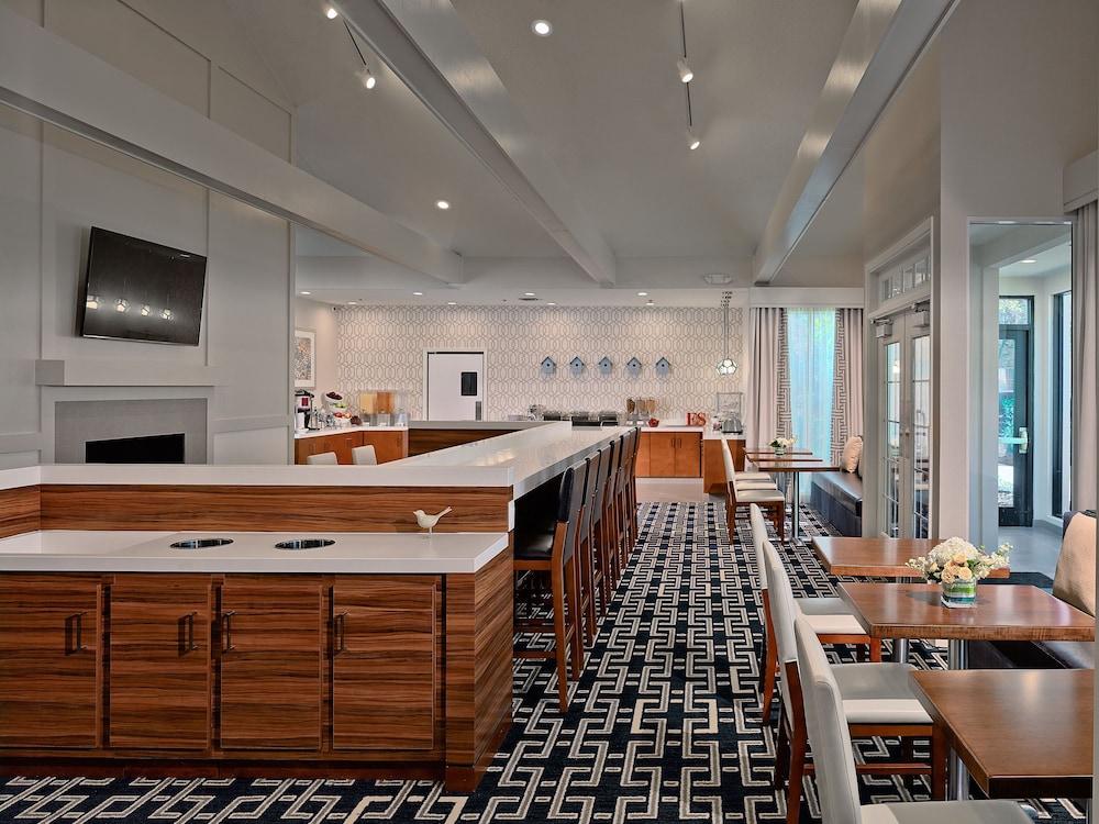 Sonesta Simply Suites Cleveland Airport Middleburg Heights Esterno foto