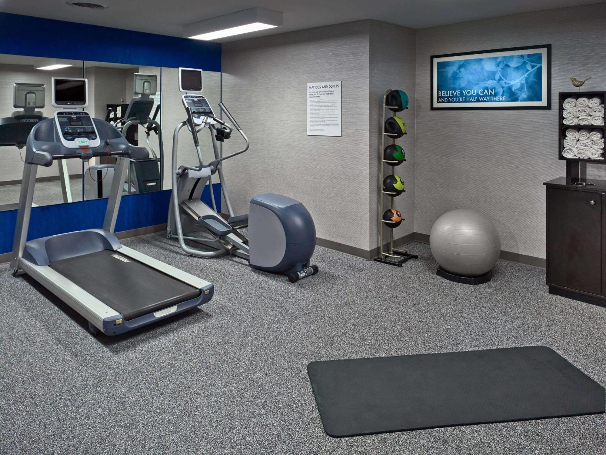 Sonesta Simply Suites Cleveland Airport Middleburg Heights Esterno foto