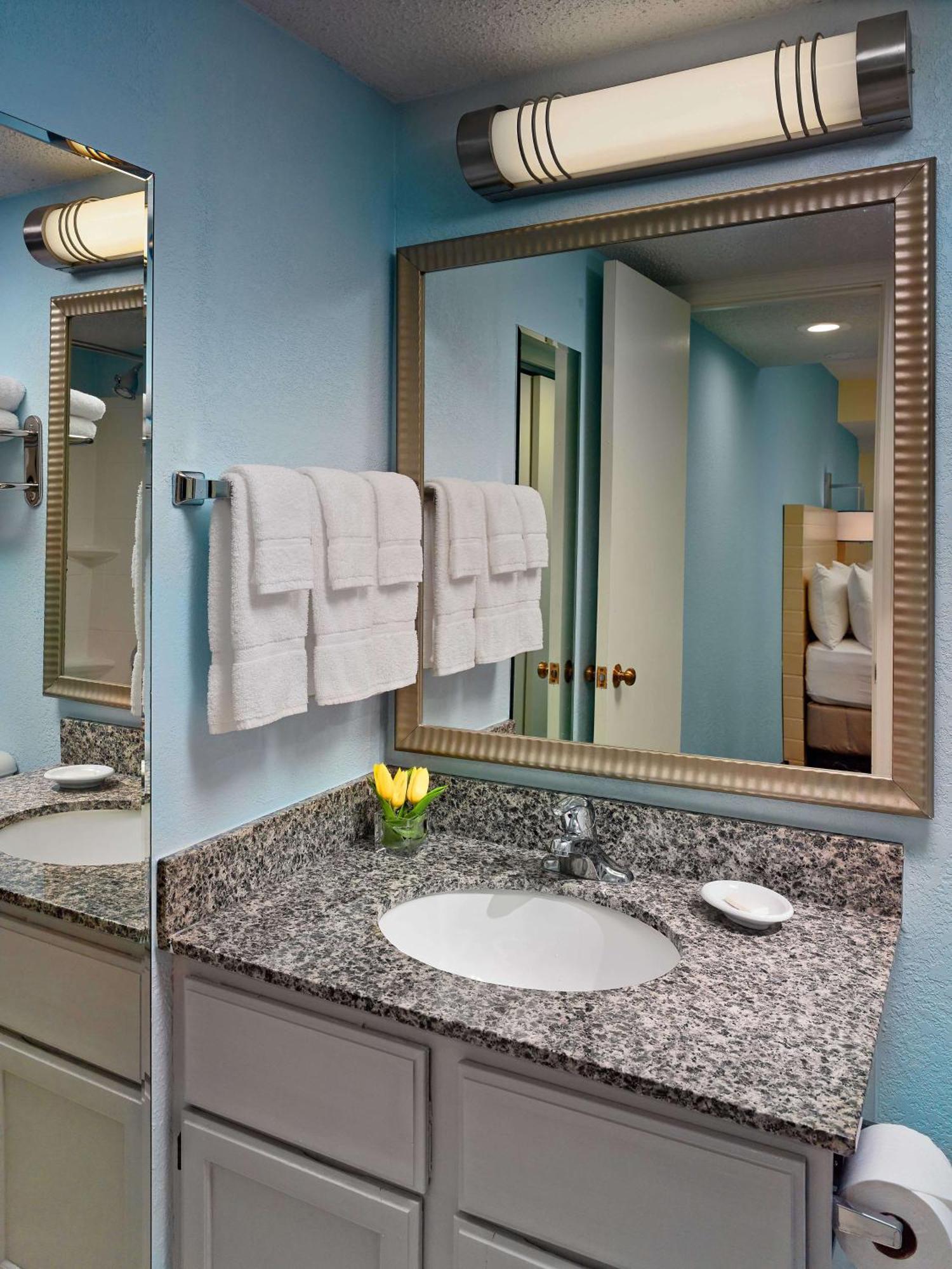 Sonesta Simply Suites Cleveland Airport Middleburg Heights Esterno foto
