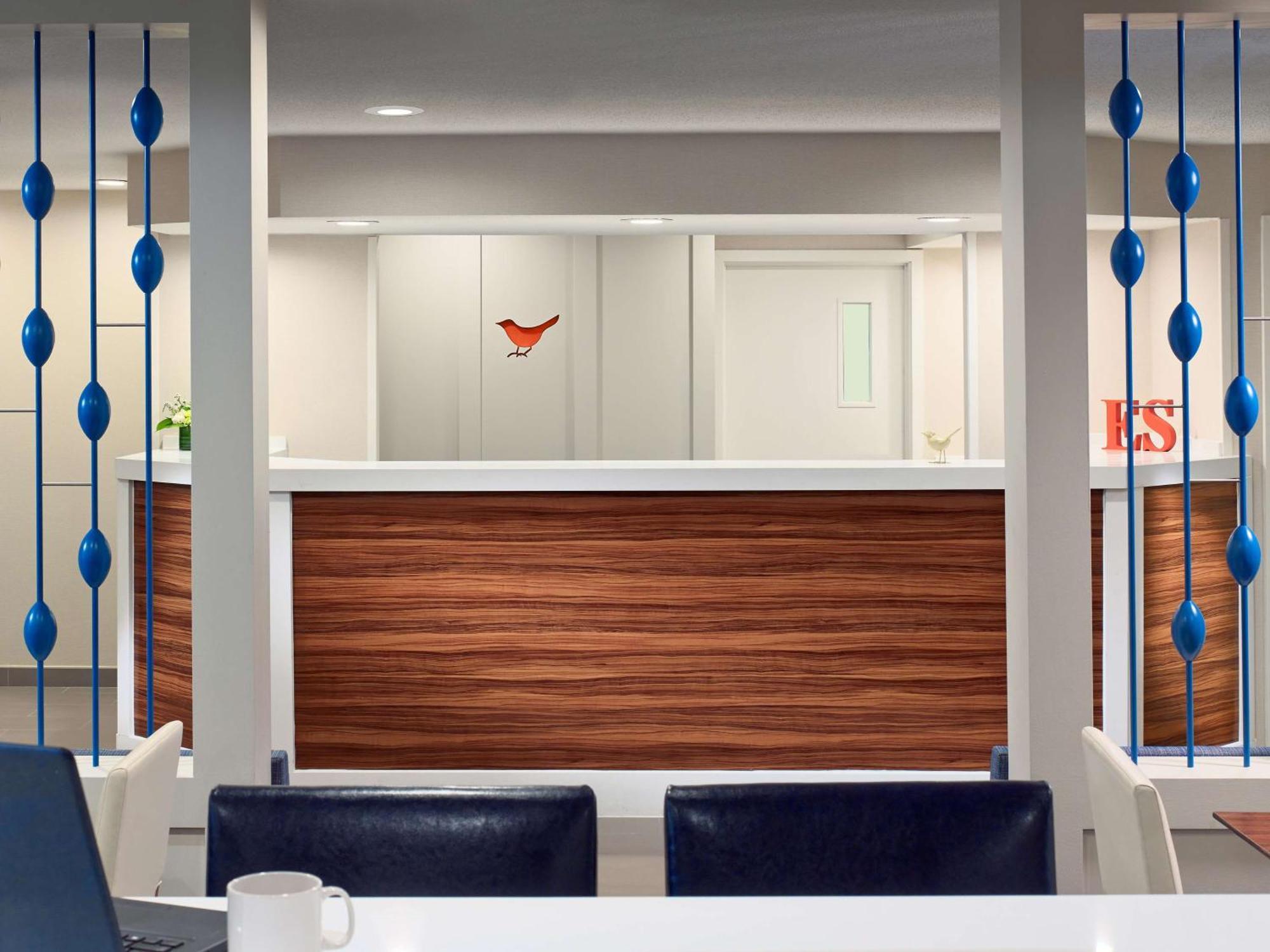 Sonesta Simply Suites Cleveland Airport Middleburg Heights Esterno foto