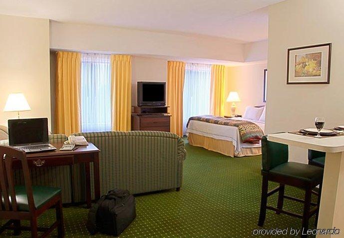 Sonesta Simply Suites Cleveland Airport Middleburg Heights Esterno foto