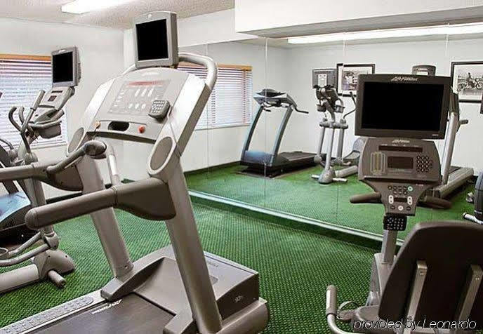 Sonesta Simply Suites Cleveland Airport Middleburg Heights Esterno foto
