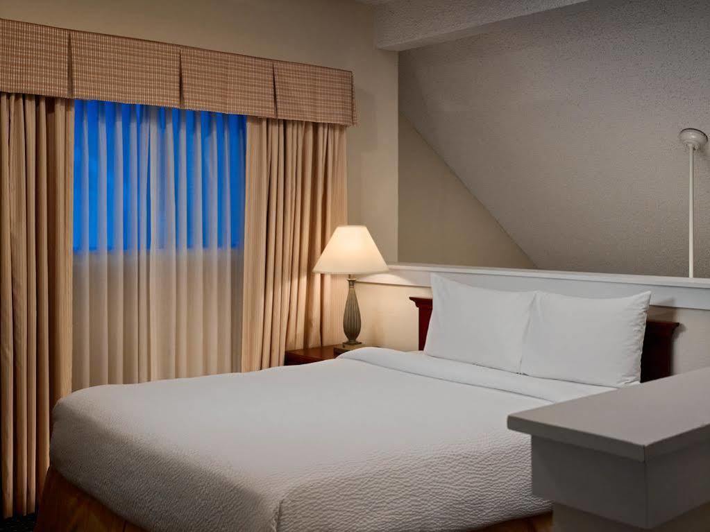 Sonesta Simply Suites Cleveland Airport Middleburg Heights Esterno foto